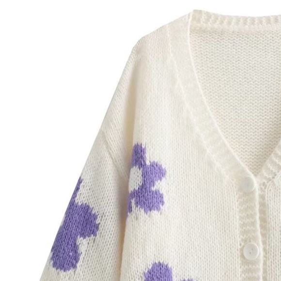 White purple Floral daisy print knit Button Up V-Neck Cardigan - Picture 2 of 3